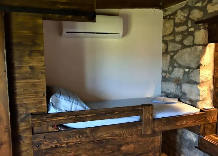 μικρή πέτρινη μεζονέτα 2 Tatil Evi