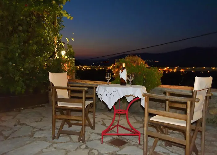 μικρή πέτρινη μεζονέτα 2 *